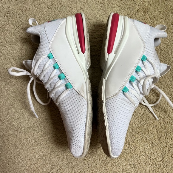 Puma Running Shoes - Picture 4 of 7